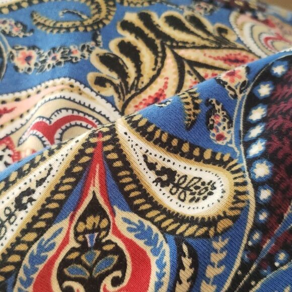 EUC Rafaella Pretty Multi-Colored Paisley Top V-Neck Grommet Embellishme… - Picture 6 of 7